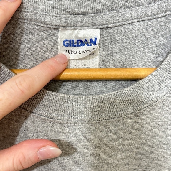 Gildan Graphic Tee - Picture 3 of 4